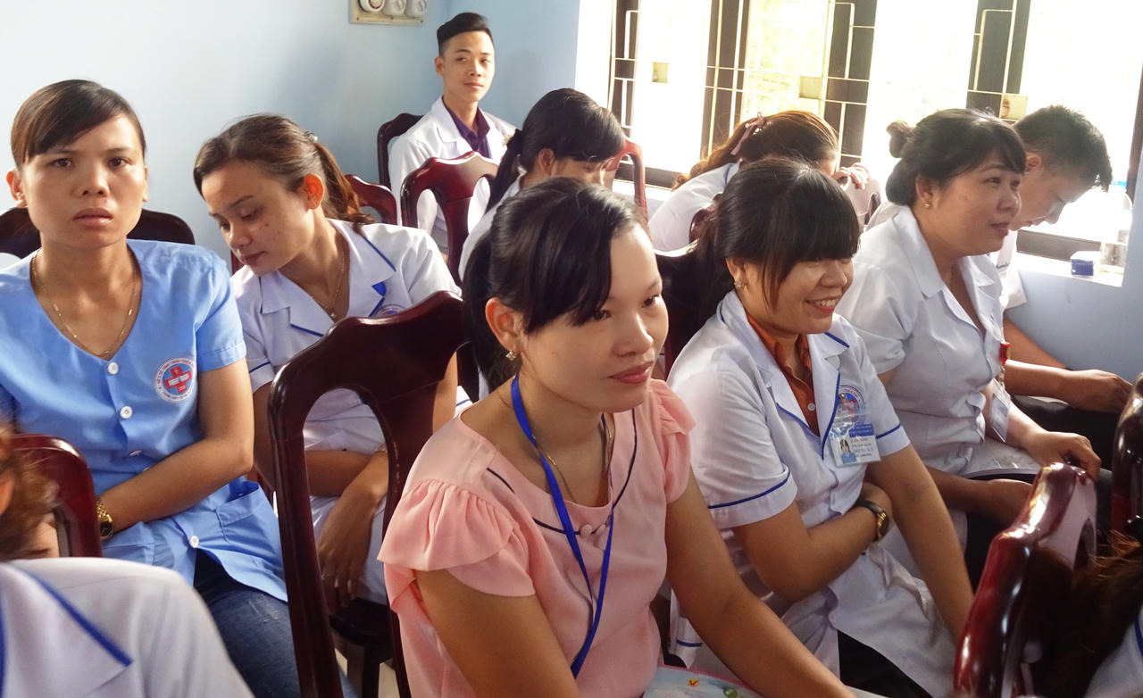 Trung tâm Y tế Hương Trà tổ chức “Giáo dục Pháp luật” cho cán bộ, nhân viên