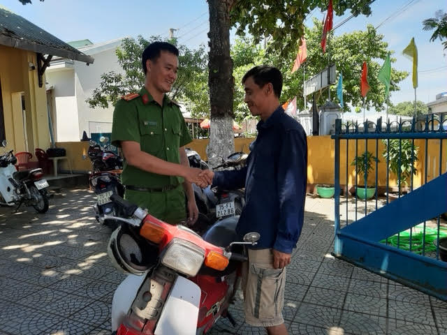 Bắt gã thanh niên ăn cắp xe máy để đi trộm bò