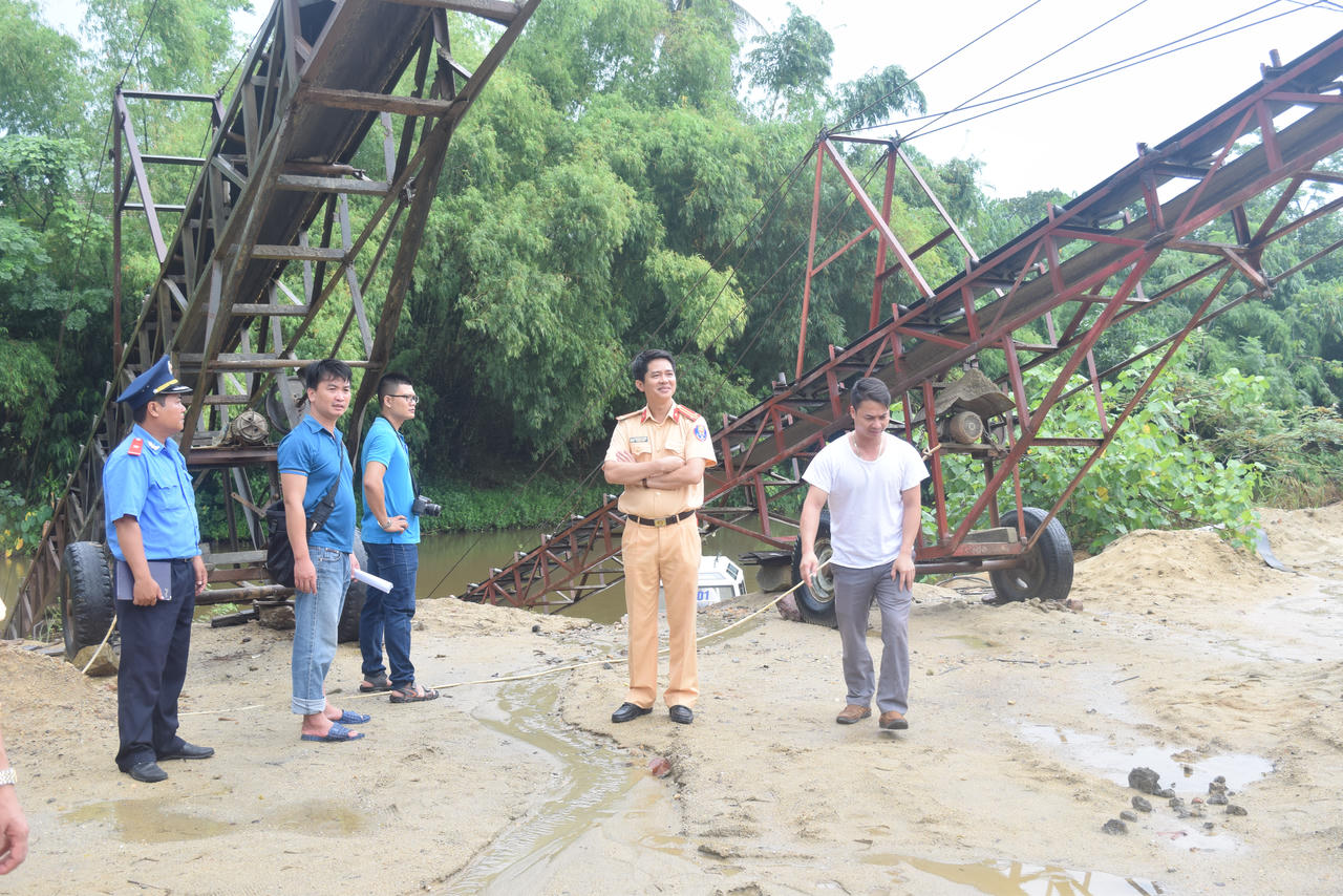 Khởi tố, bắt tạm giam 'trùm' cát sỏi, vận tải ở Huế