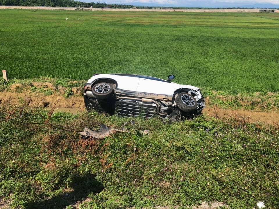 Xe hoa gặp tai nạn, tiệc cưới thiếu cô dâu chú rể