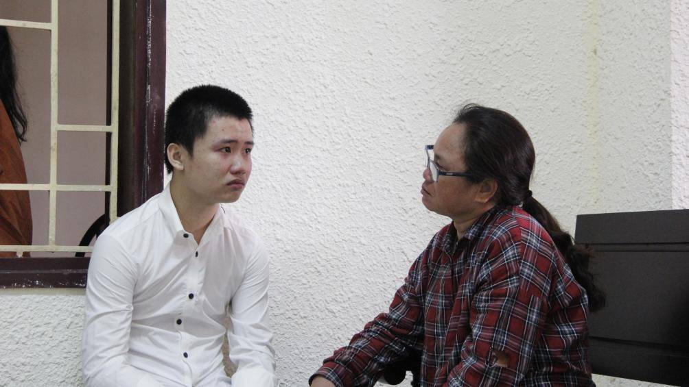 Xét xử vụ đâm người tử vong vì bị nhắc vượt đèn đỏ