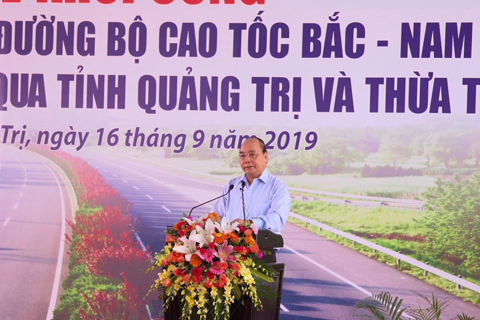 Thủ tướng phát lệnh khởi công xây dựng tuyến cao tốc Cam Lộ - La Sơn