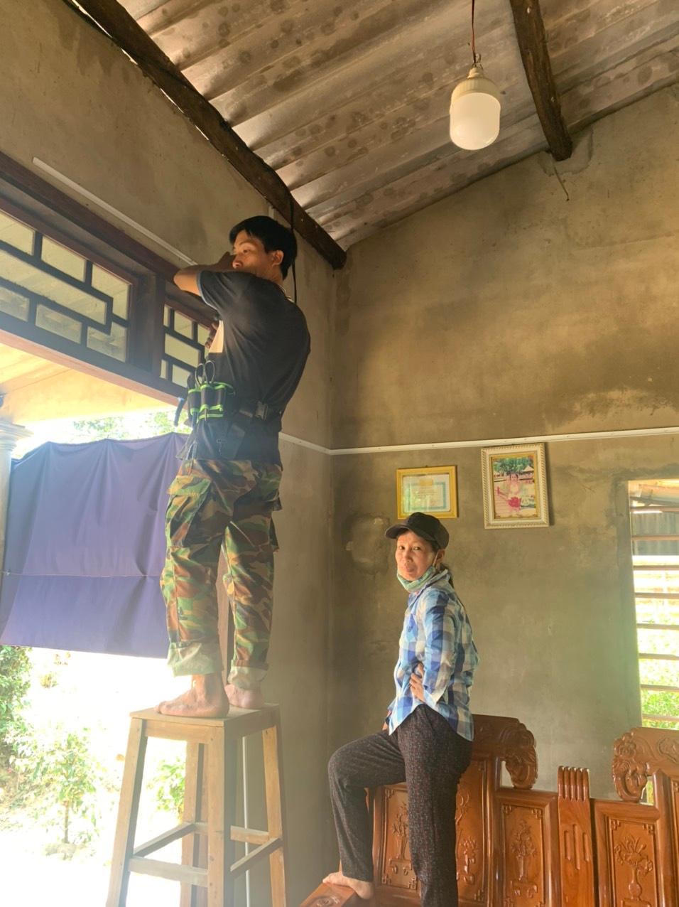 Niềm vui của 11 hộ dân cuối cùng ở thị xã Hương Trà, tỉnh Thừa Thiên Huế khi có điện lưới Quốc gia