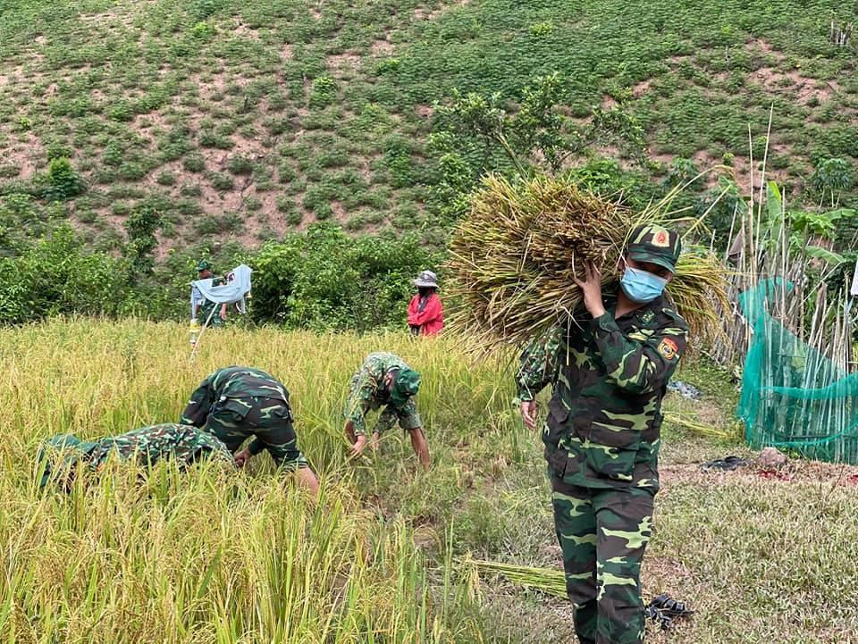 Hình ảnh đẹp của lực lượng vũ trang Bình Trị Thiên: Xung kích trên tuyến đầu chống dịch Covid-19