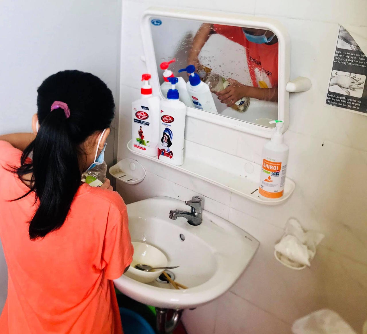 Cuộc sống bên trong khu cách ly của 66 học sinh F1 ở Huế