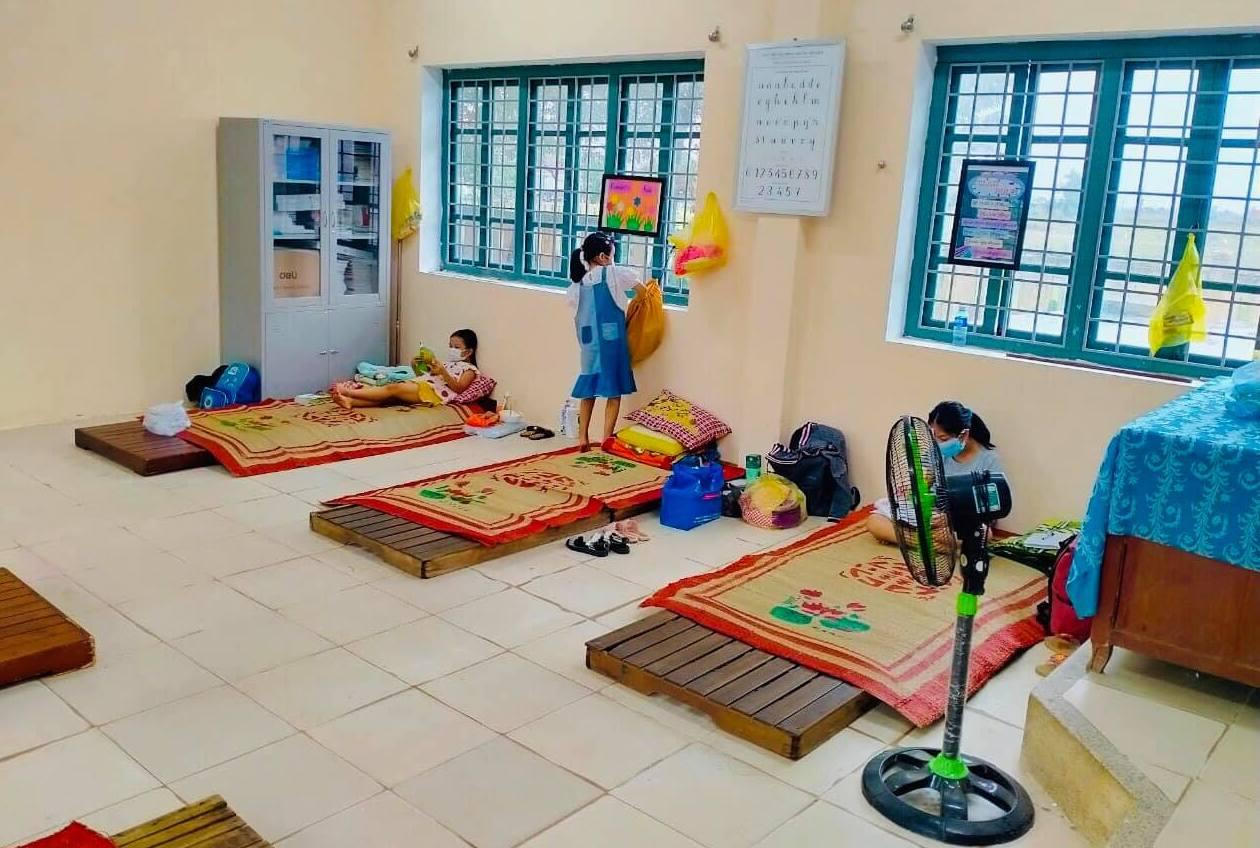 Cuộc sống bên trong khu cách ly của 66 học sinh F1 ở Huế