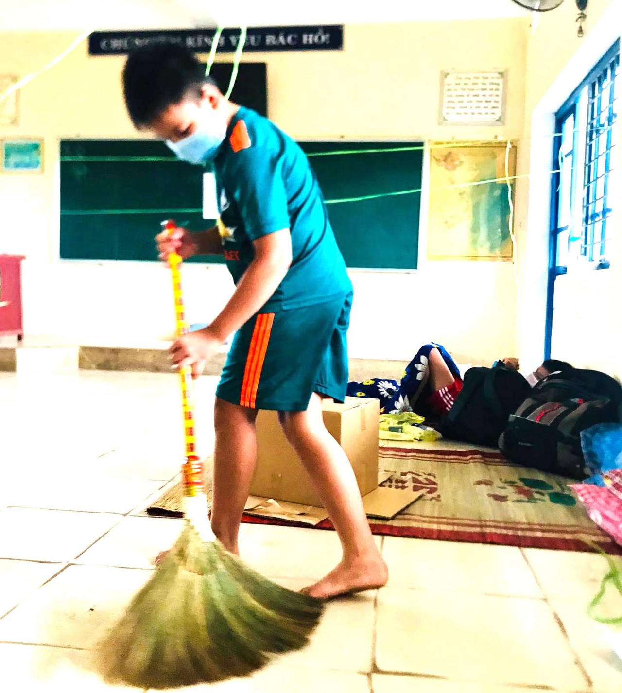 Cuộc sống bên trong khu cách ly của 66 học sinh F1 ở Huế