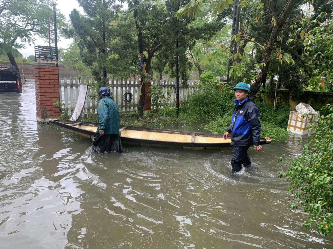 Thừa Thiên Huế: Gần 2 vạn ngôi nhà bị ngập, không có thiệt hại về người