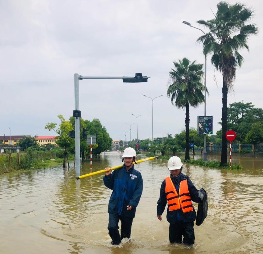 Điện lực Thừa Thiên Huế: Nước rút đến đâu, cho đóng điện đến đó