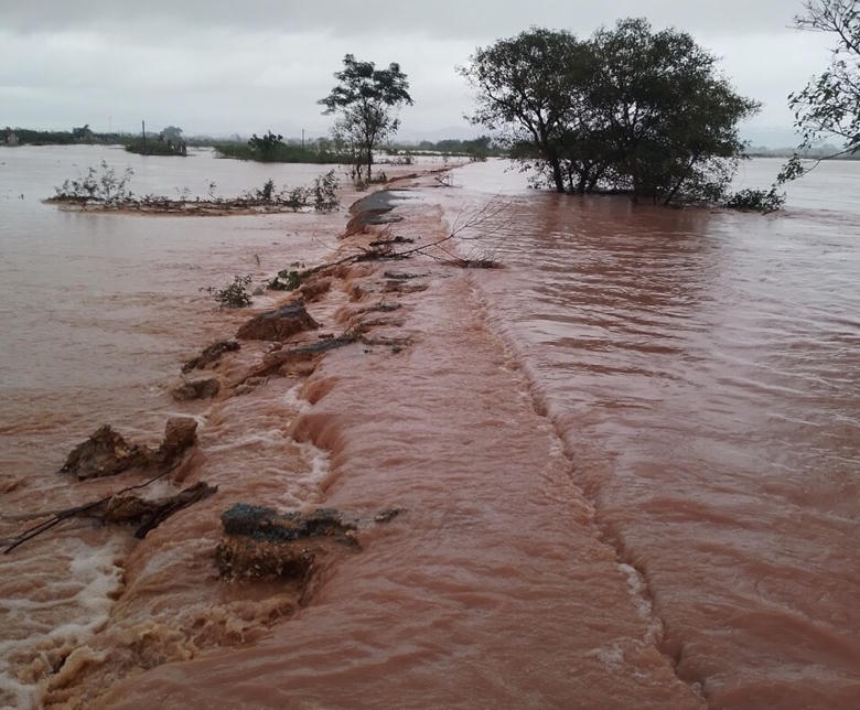 [Chùm ảnh] Tình hình lũ lụt từ Quảng Bình đến Quảng Ngãi