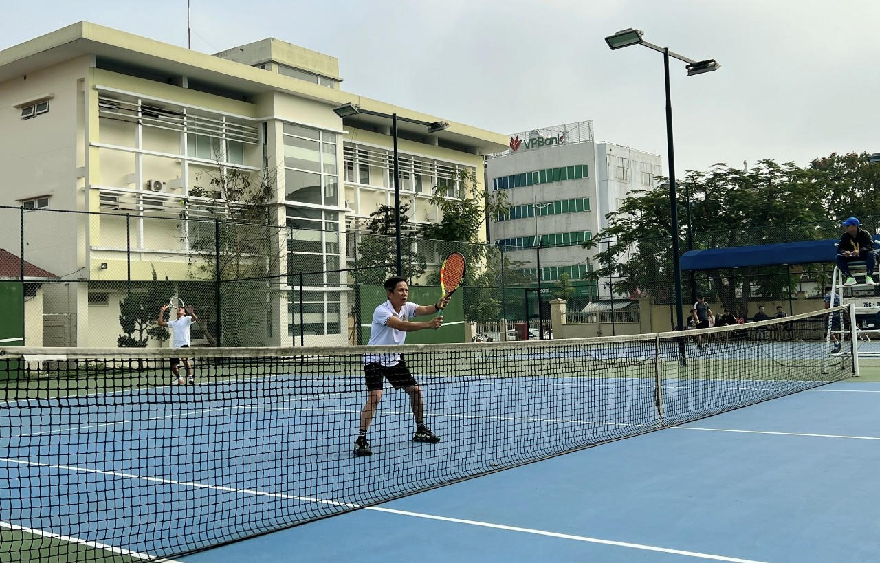 Báo Pháp luật Việt Nam đồng hành giải Tennis “Xuân yêu thương”