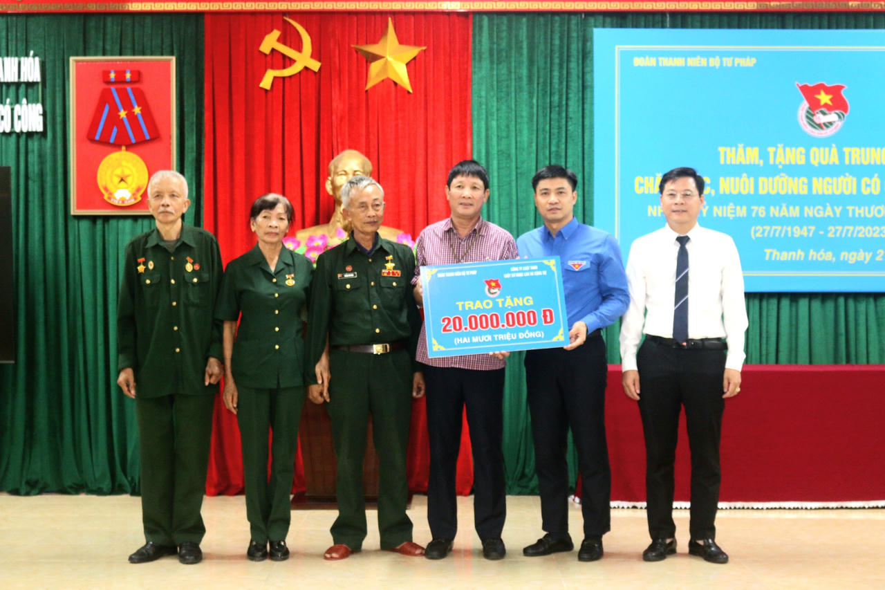 “Hành trình tri ân – hành trình tình nguyện” của Đoàn thanh niên Bộ Tư pháp tại miền Trung