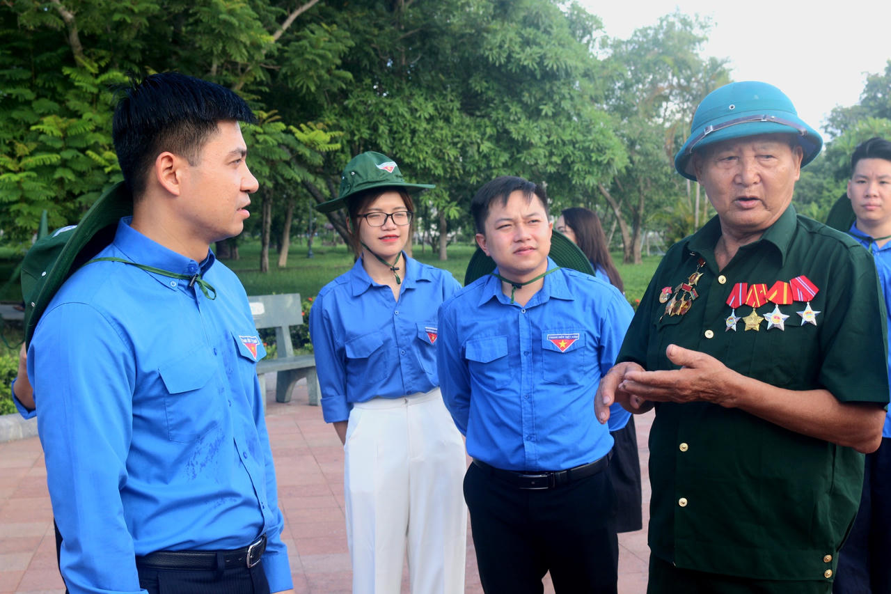 “Hành trình tri ân – hành trình tình nguyện” của Đoàn thanh niên Bộ Tư pháp tại miền Trung