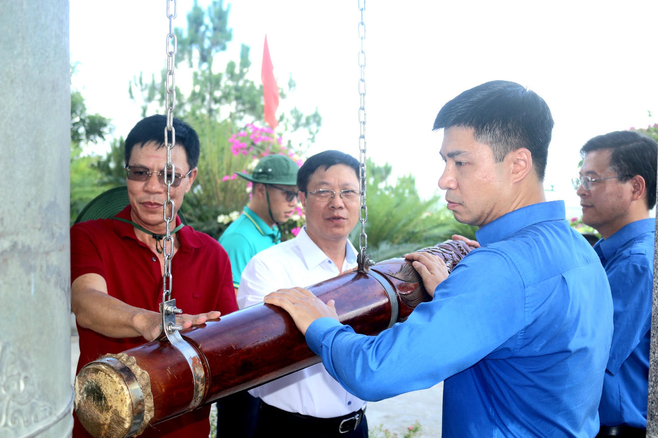 “Hành trình tri ân – hành trình tình nguyện” của Đoàn thanh niên Bộ Tư pháp tại miền Trung