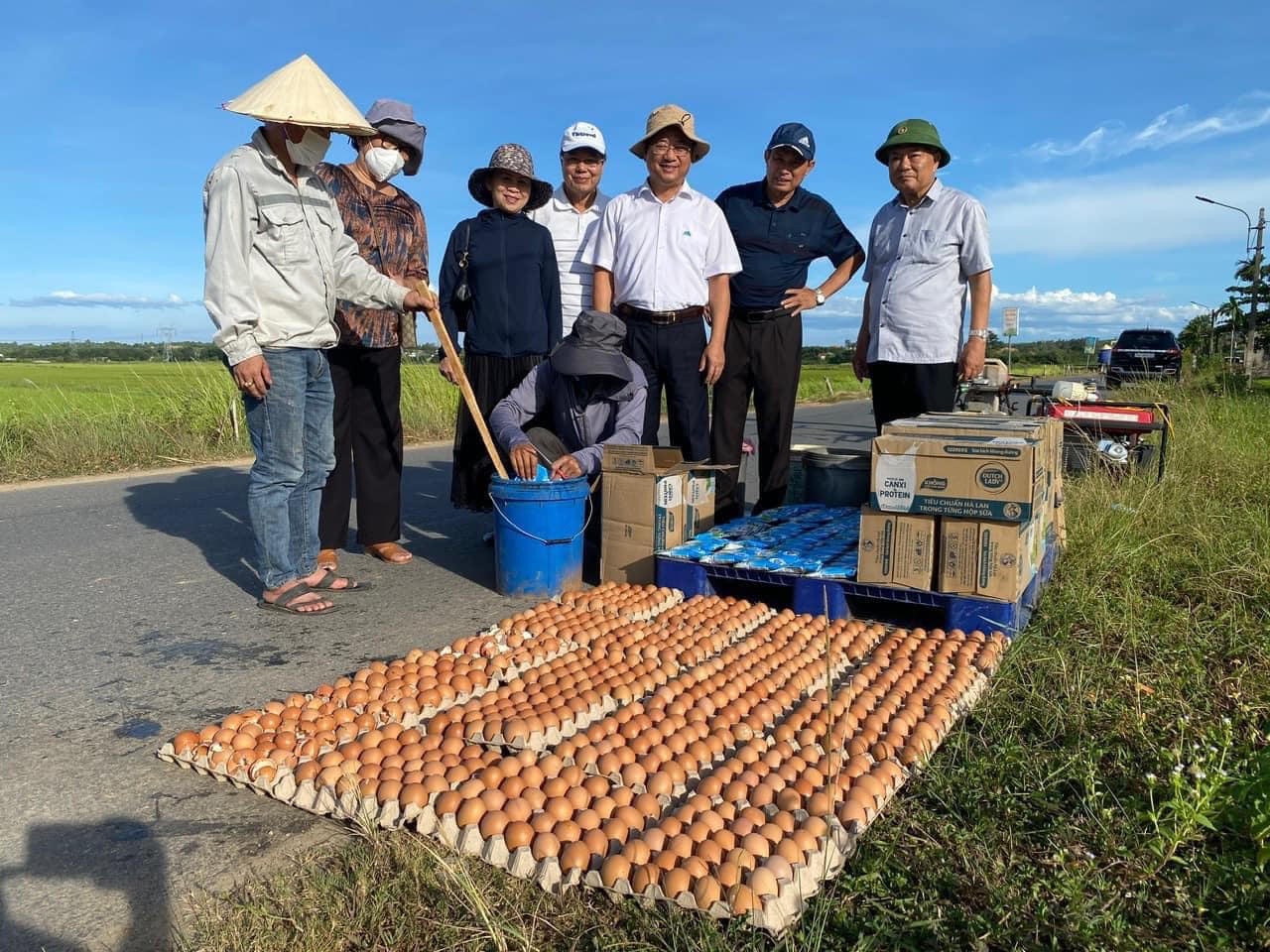 Tổng Công ty Thương mại Quảng Trị đón nhận Huân chương lao động hạng nhì 