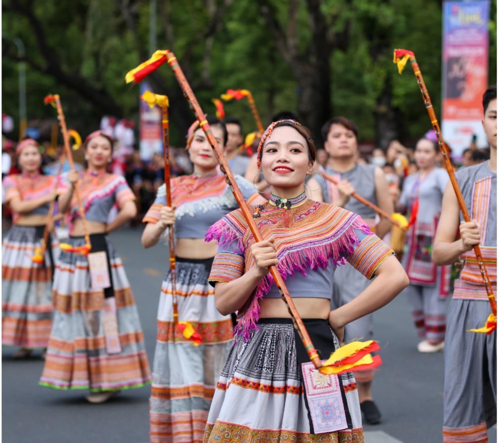 Vietnam Airlines đồng hành cùng Festival Huế 2024