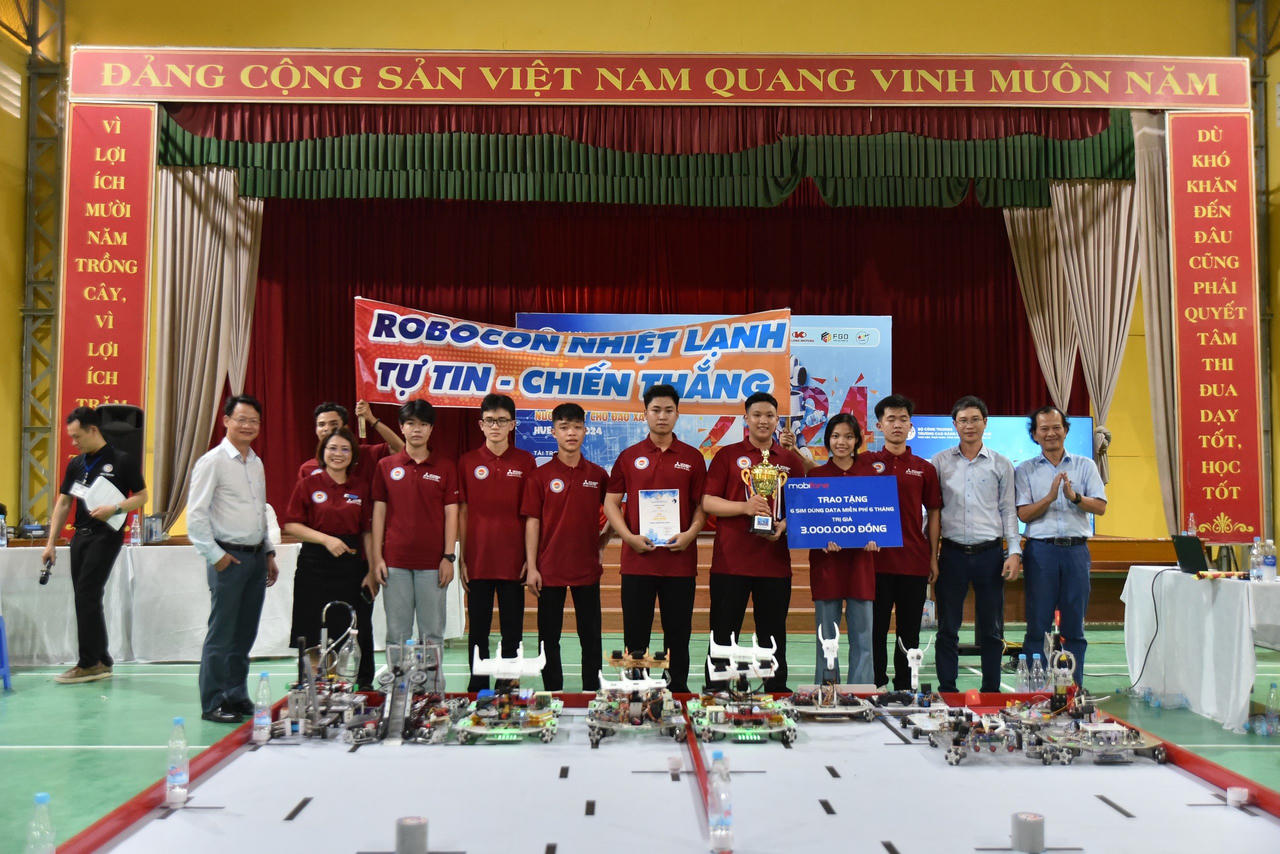 Sôi động cuộc thi Robocon đem 'Nước ngọt cho Đảo xa'