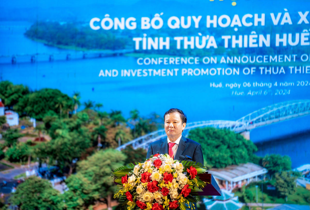 Phát triển Thừa Thiên Huế theo định hướng “bản sắc, thông minh, thích ứng, xanh, sạch, đẹp, an toàn, bền vững”