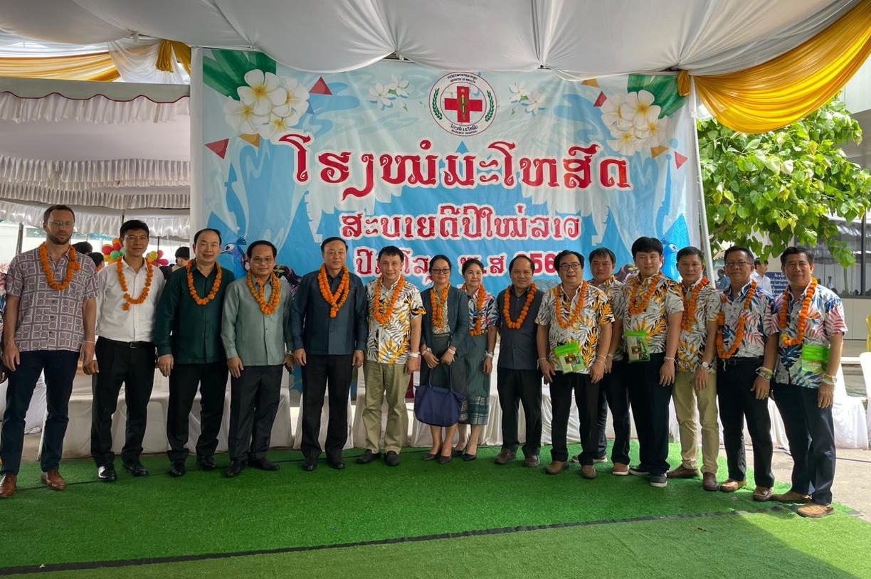 Đẩy mạnh công tác khám chữa bệnh, đào tạo nhân lực cho nước bạn Lào