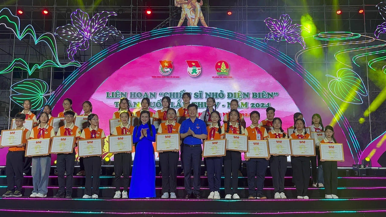 Tuổi trẻ Thừa Thiên Huế hướng về chiến thắng Điện Biên Phủ