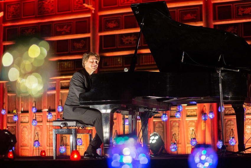 "Cháy" cùng Festival Huế