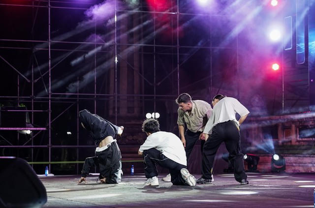 "Cháy" cùng Festival Huế