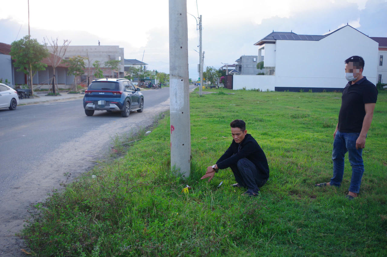 Mật phục bắt giữ 2 đối tượng mua bán, tàng trữ trái phép ma túy