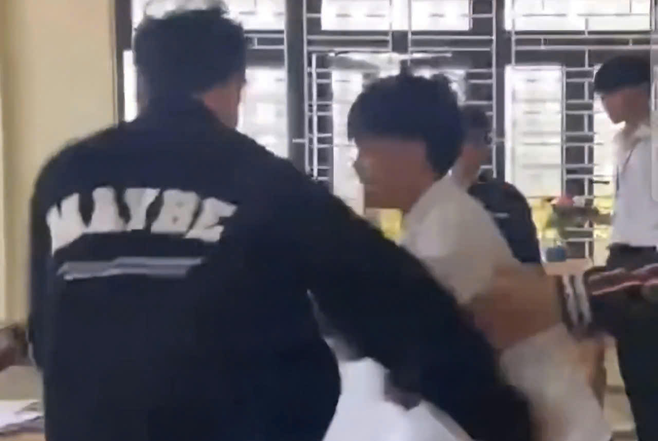 Lại thêm một nam sinh lớp 11 bị bạn đánh phải nhập viện ở Quảng Bình