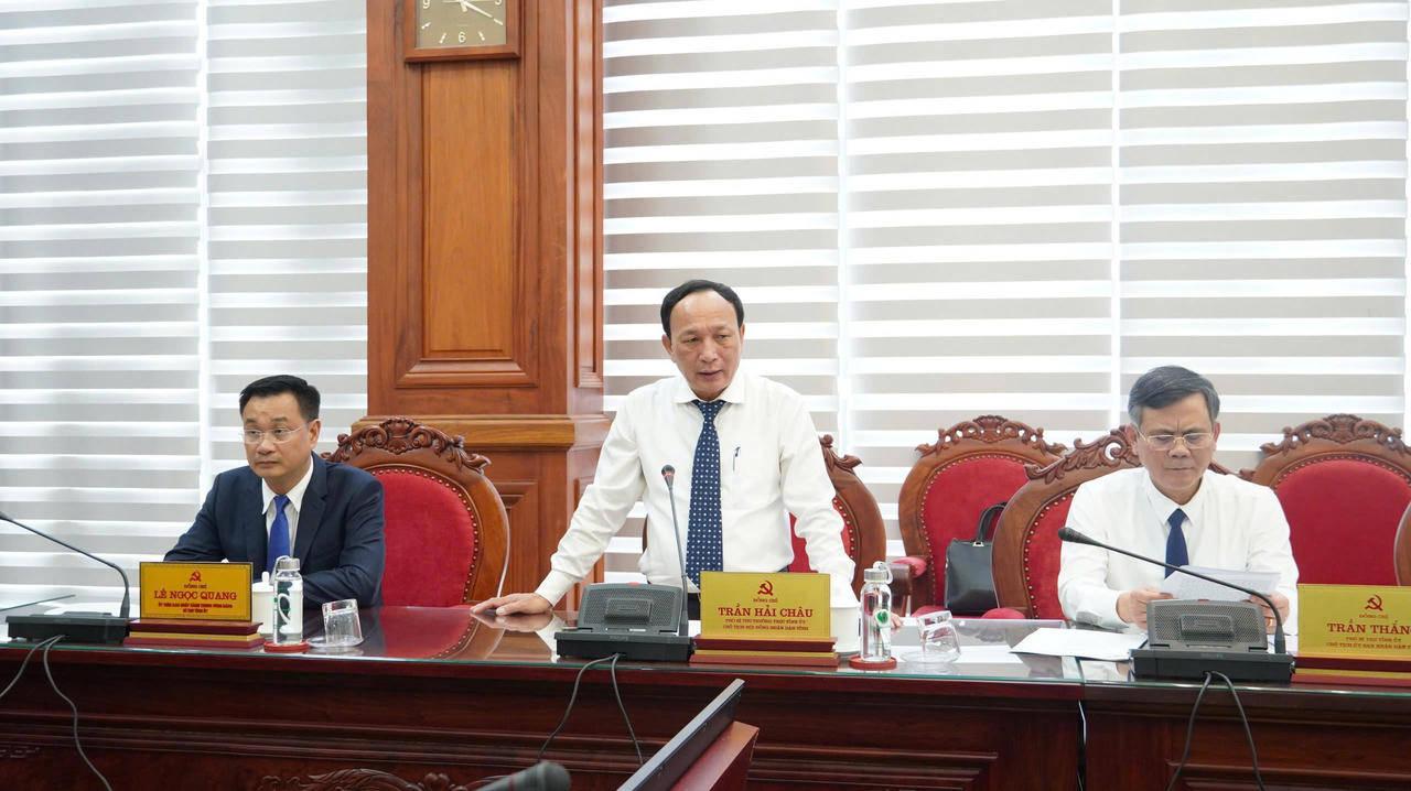 Trưởng Ban Tổ chức Trung ương làm việc với Ban Thường vụ Tỉnh ủy Quảng Bình