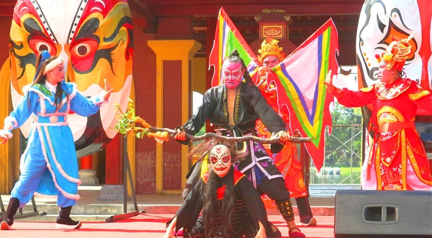 'Ngàn xưa âm vọng' tôn vinh di sản tuồng Huế