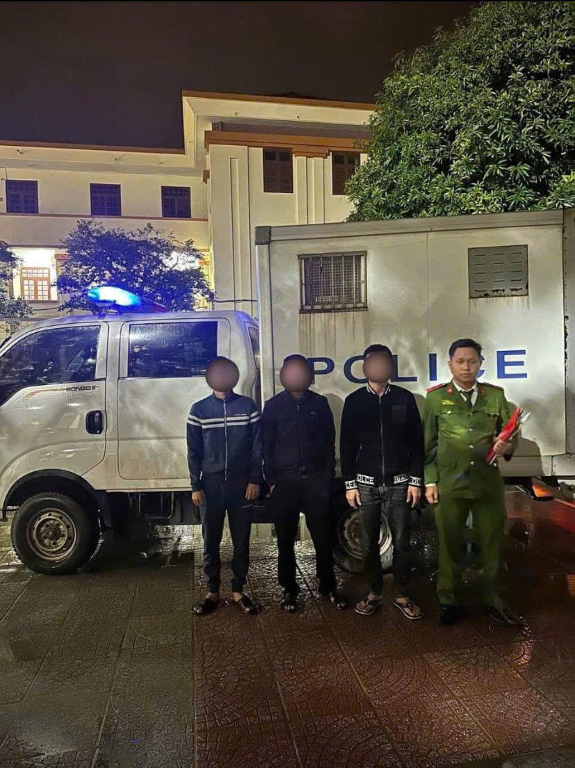 Bắt quả tang 12 đối tượng 'sát phạt' nhau bằng hình thức ‘xóc đĩa’