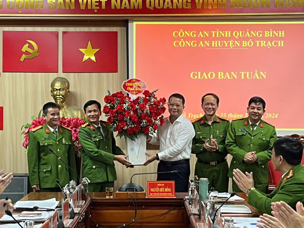 Bắt quả tang 12 đối tượng 'sát phạt' nhau bằng hình thức ‘xóc đĩa’