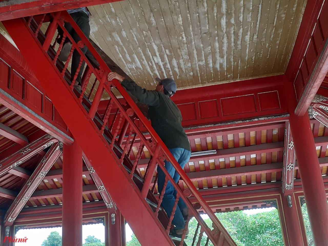 Bảo vệ di tích Cố đô Huế trong mùa mưa bão