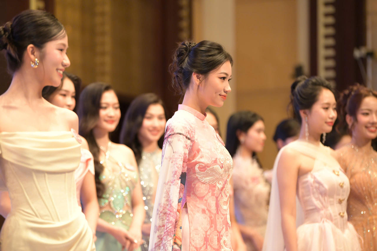 Hoa hậu Việt Nam 2024 thử thách bản lĩnh với thời tiết miền Trung