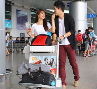 Trắng đêm canh vé máy bay làm quà tặng 8/3