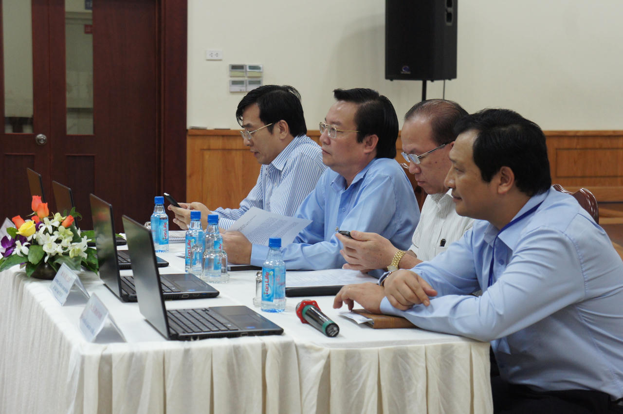 Học sinh tiểu học sắp thoát cảnh “còng lưng” vác sách giáo khoa 