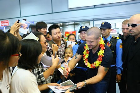 Chào đón ca sĩ Shayne Ward – Nhận vé 0 đồng của Vietjet