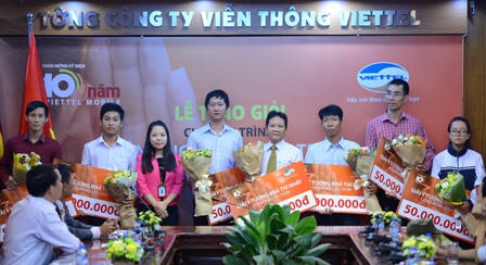 Viettel tặng xe Mercedes cho khách hàng góp ý về sản phẩm dịch vụ