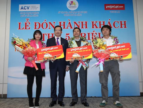 Cảng HK Đà Nẵng đón hành khách thứ 5 triệu trên tàu bay Vietjet