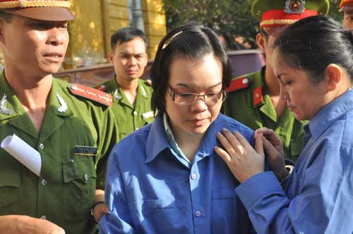 “Không có cơ sở để VKS đề nghị VietinBank bồi thường 5 công ty“?