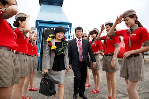 Vietjet chào đón hành khách thứ 10 triệu