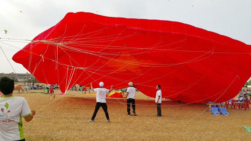 Cậu bé “bay theo cánh diều” và nỗi đau người ở lại