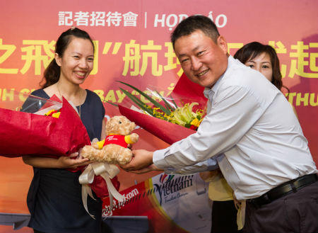 Niềm vui đoàn viên trên chuyến bay “chắp cánh yêu thương“