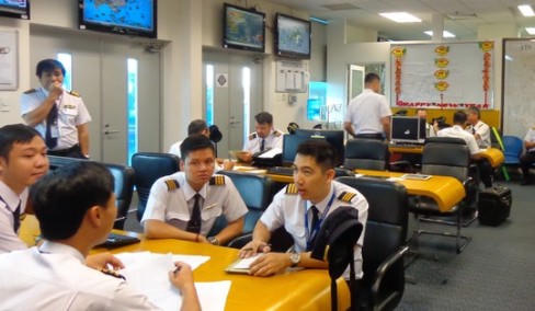 Bộ giao thông muốn “đẻ” luật riêng cho phi công?