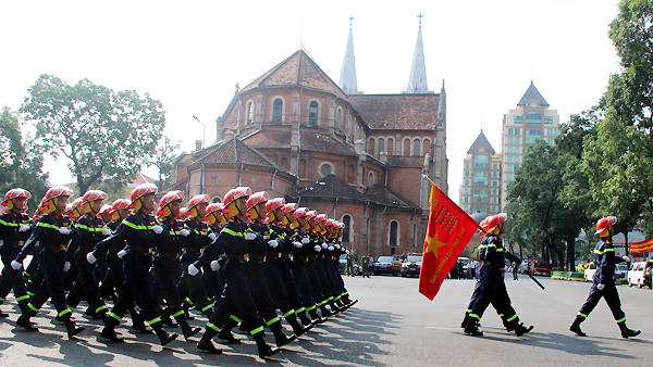 Ngày hội thống nhất non sông : Thiêng liêng, xúc động, tự hào 