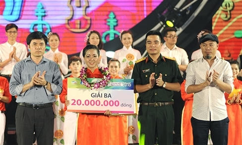 Bùng nổ đêm thi chung kết hành trình bài ca sinh viên 2015