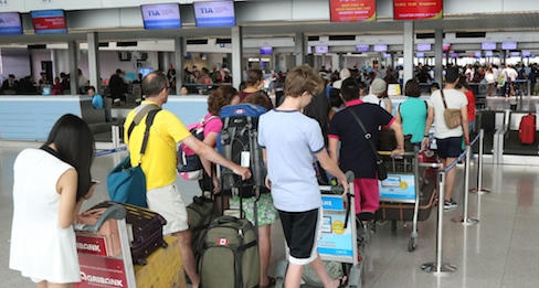 Vé máy bay Tết Bính Thân, mua càng sớm, giá càng rẻ