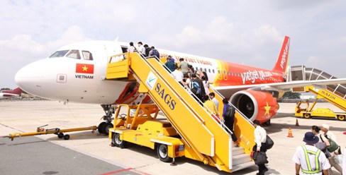 “Bay đêm“- xu hướng di chuyển mới của người bận rộn