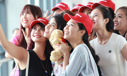 “Bỏng mắt” hình ảnh Hoa Hậu Hoàn Vũ Việt Nam diện Bikini Vietjet