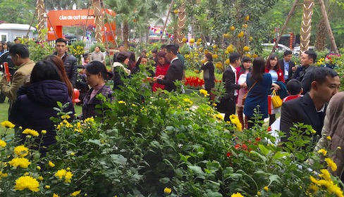 Mon City thu hút hàng ngàn khách hàng tới khai trương nhà mẫu